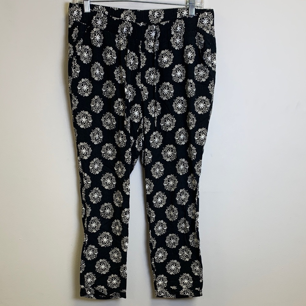 Old Navy Black and Cream Patterned Straight Leg Pants